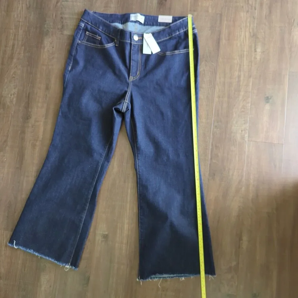 Lane Bryant NWT Dark Wash Mid Rise Cropped Flare Jeans Size 16 Magic Waistband